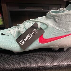 Soccer cleats